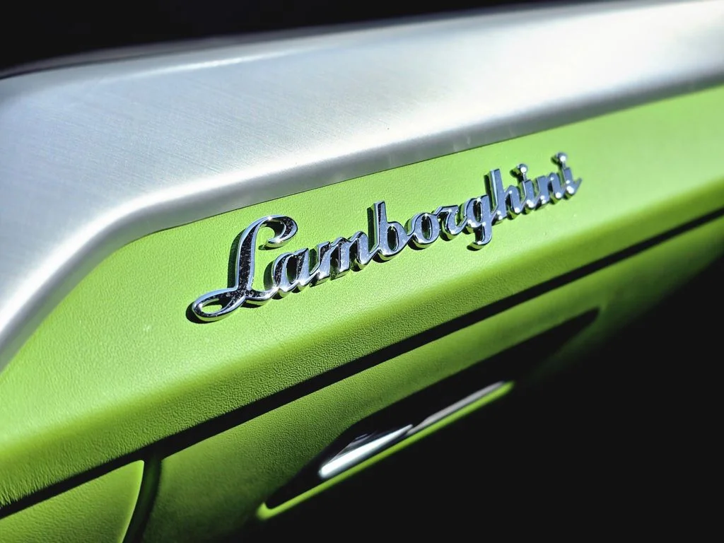 Used 2024 Green Lamborghini S image 29