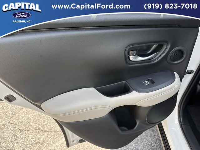 Used 2024 White Honda EX-L image 17