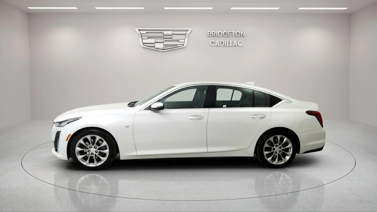 Used 2022 White Cadillac Premium Luxury image 5