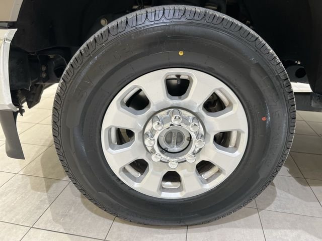 Used 2023 Gray Ford XLT image 27