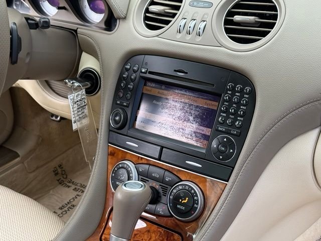 Used 2012  Mercedes-Benz SL 550 image 22