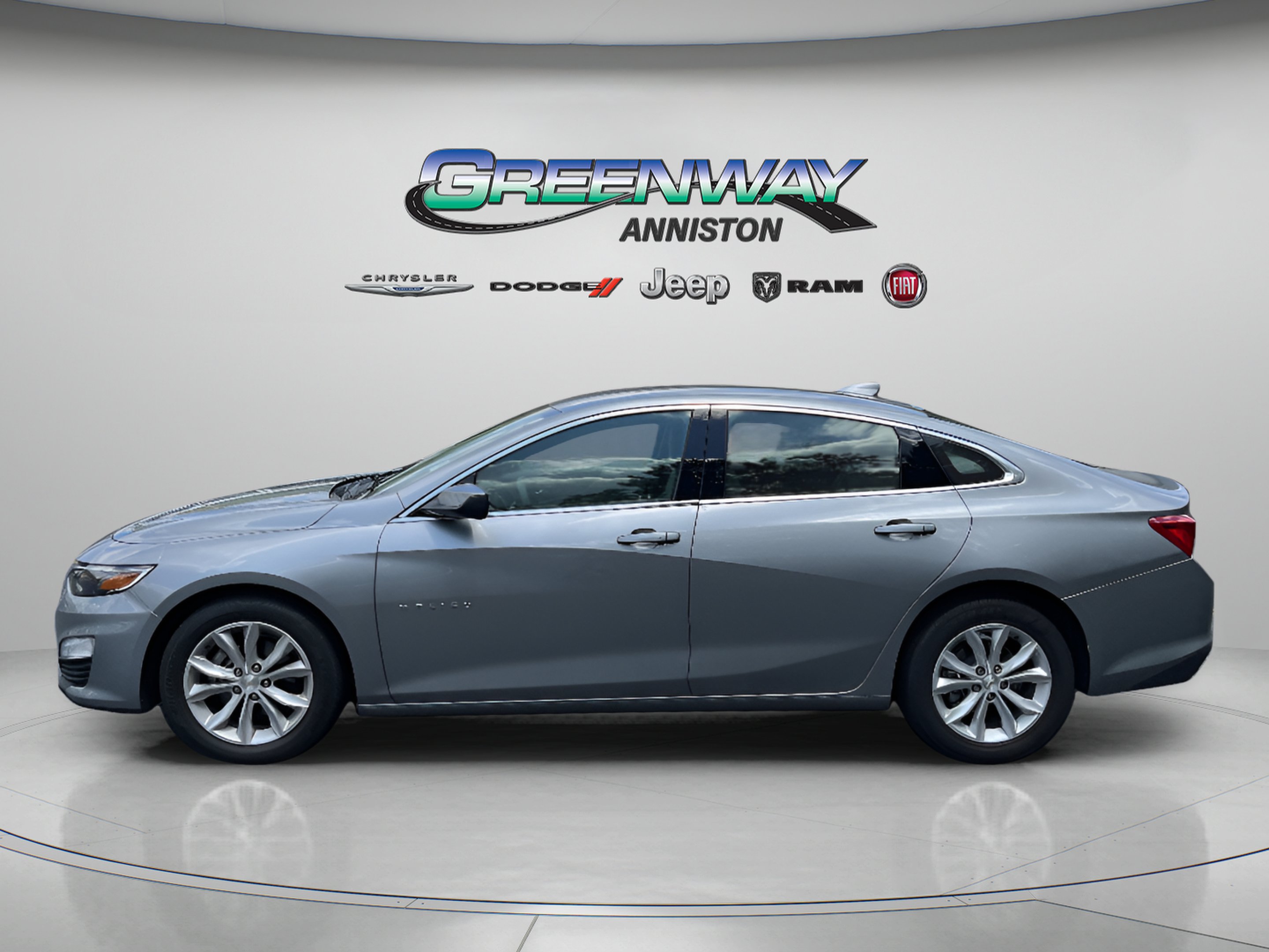 Used 2025 Sterling Gray Metallic Chevrolet  image 4