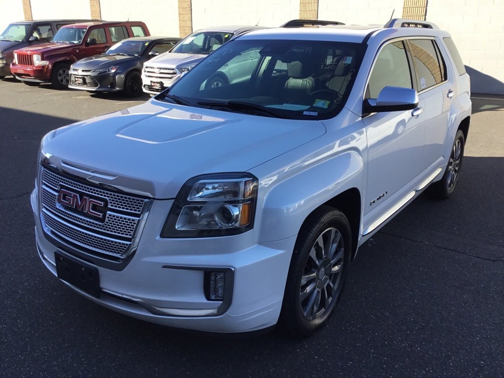 2017 Gmc Terrain Denali photo 2