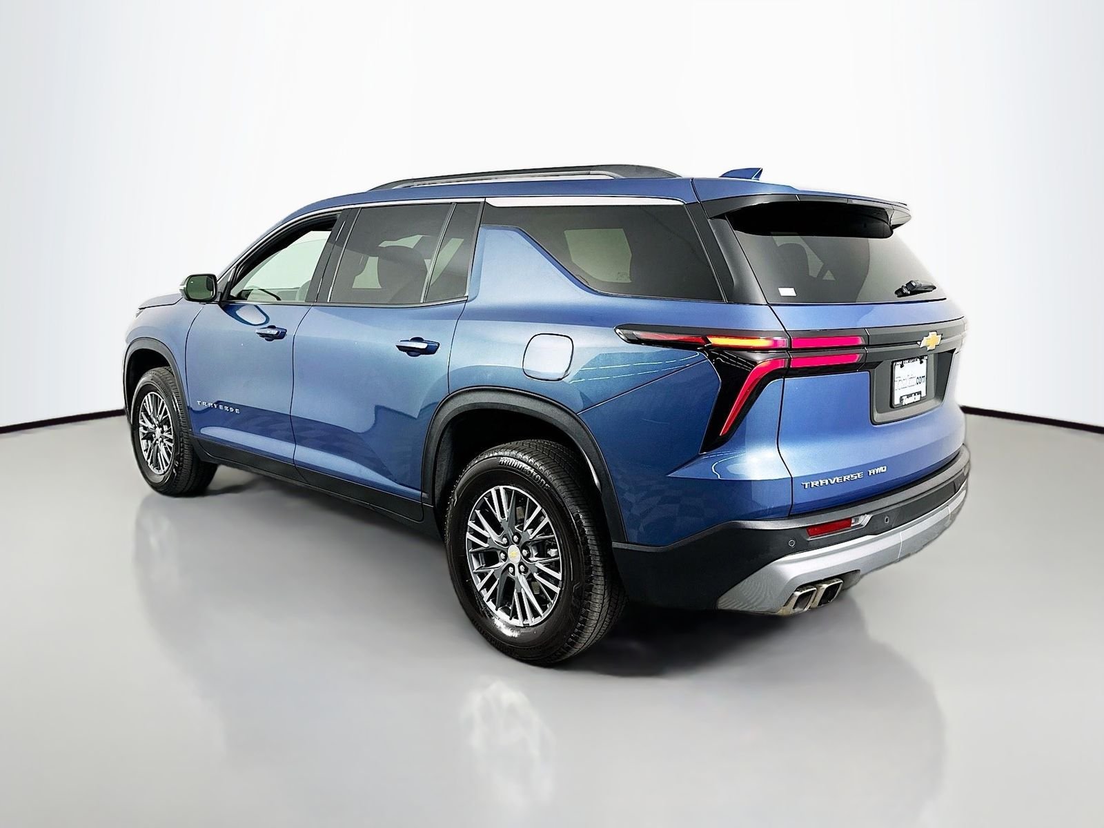 Used 2025 Lakeshore Blue Metallic Chevrolet LT image 5