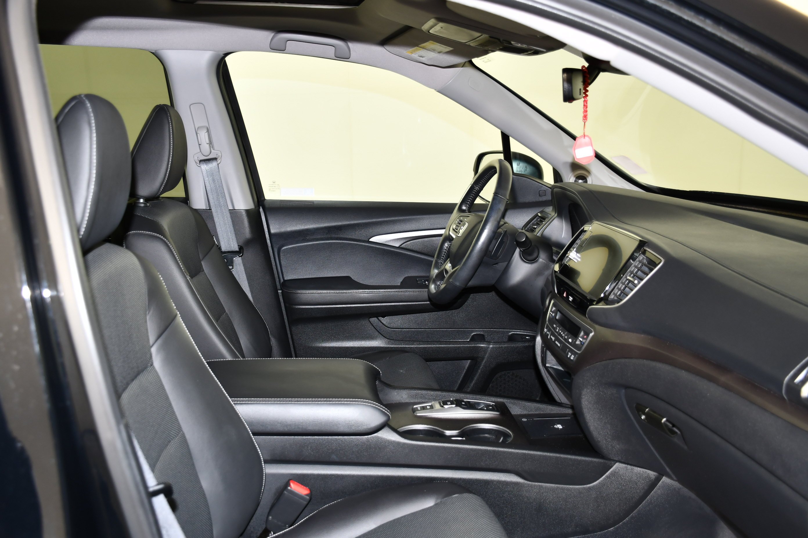 Certified Used 2024 Crystal Black Pearl Honda AWD RTL image 32