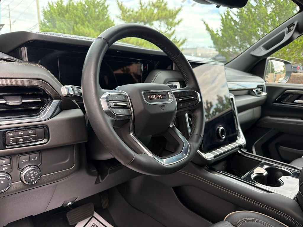 Used 2025 Sterling Metallic GMC Elevation image 17