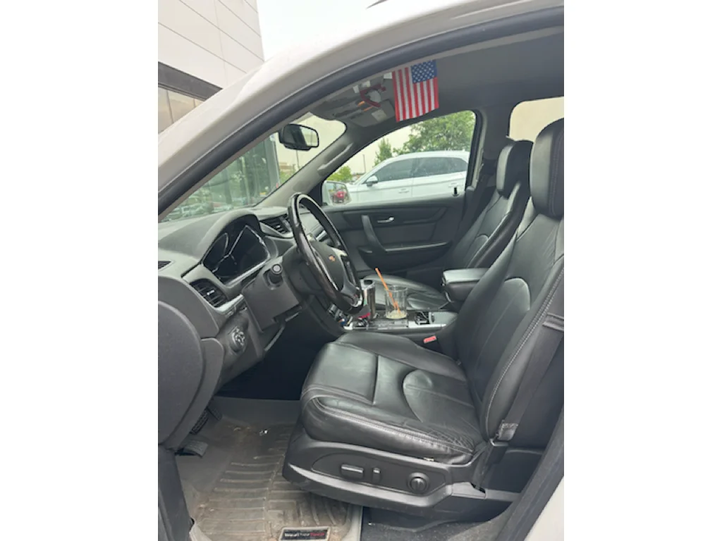 Used 2017 Iridescent Pearl Tricoat Chevrolet LT image 7