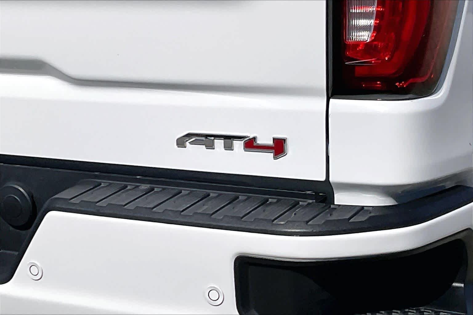 Certified Used 2022 Summit White GMC AT4 image 31