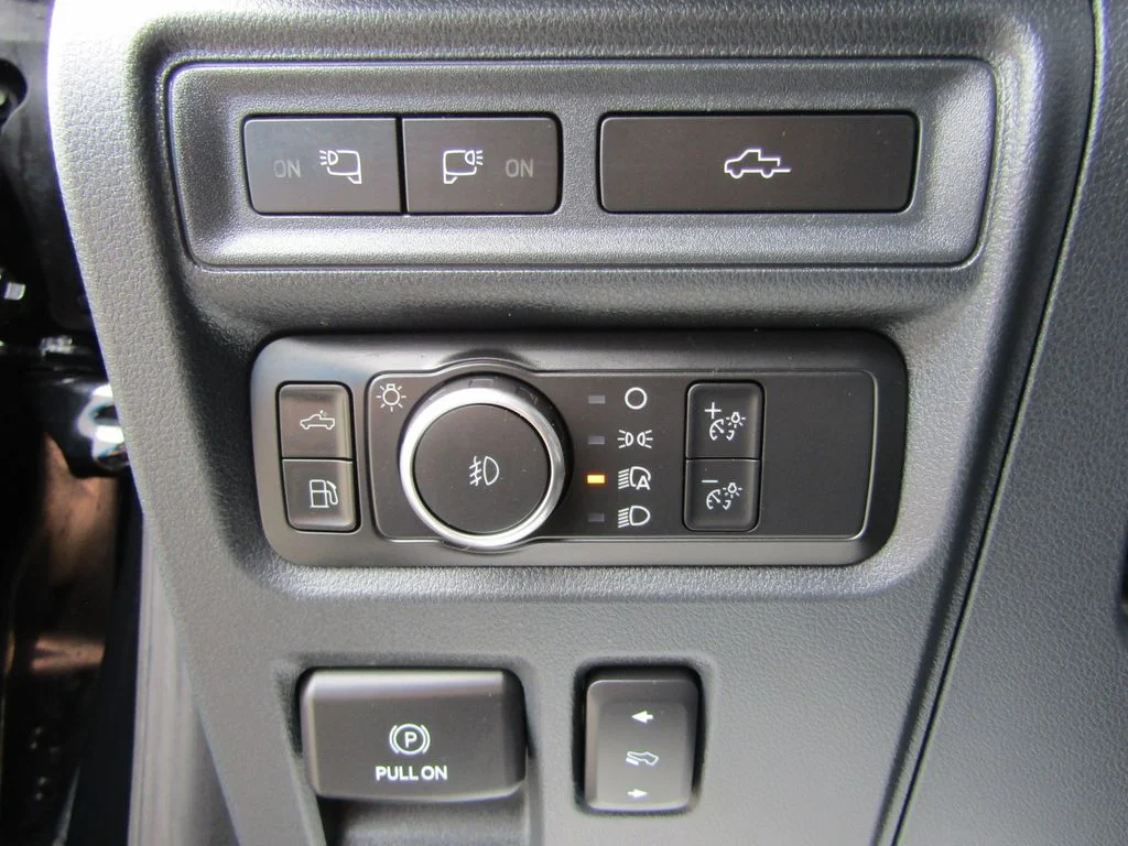 Used 2022 Agate Black Metallic Ford Platinum image 26