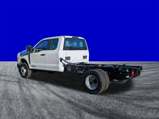 2026 Ford F-350 Super Duty Chassis Cab XL - Photo 6