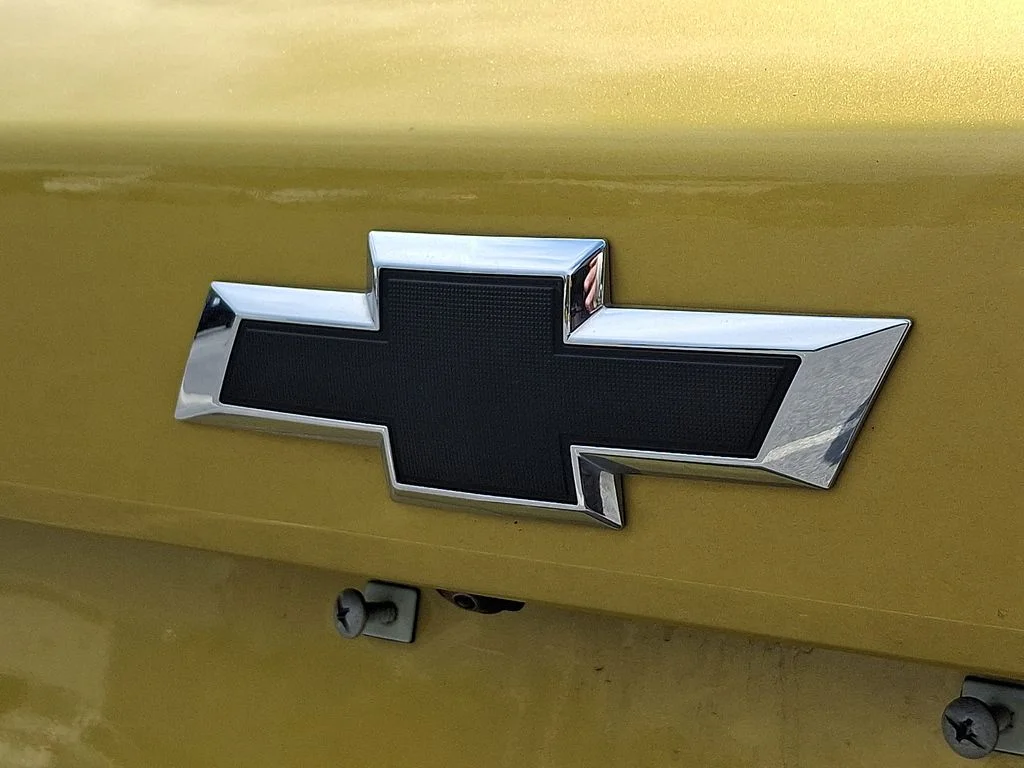 Used 2025 Yellow Chevrolet ACTIV image 31