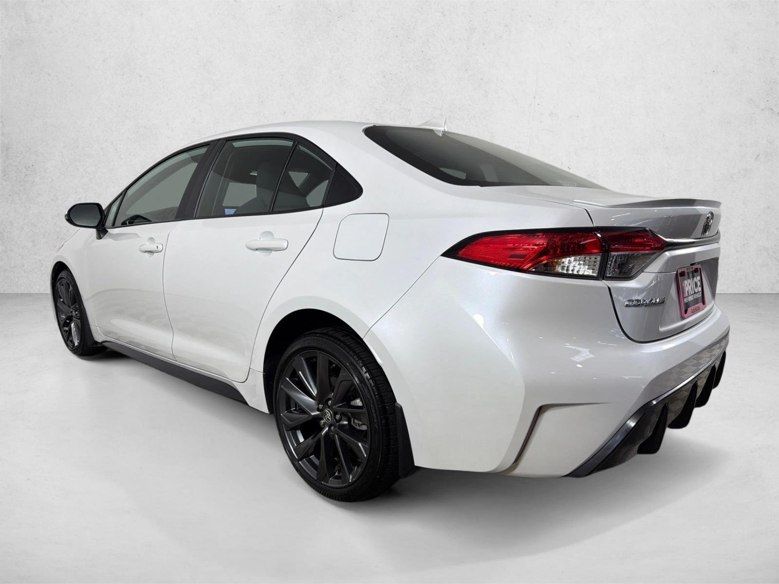 Certified Used 2025 Wind Chill Pearl Toyota SE image 5