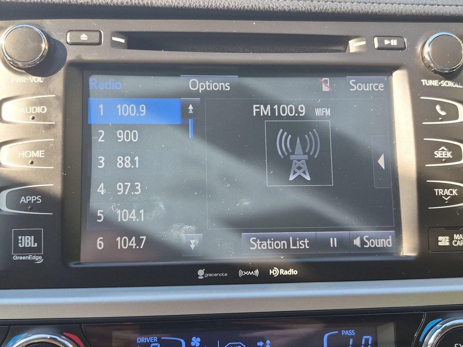 Used 2018 Blizzard Pearl Toyota Limited image 24