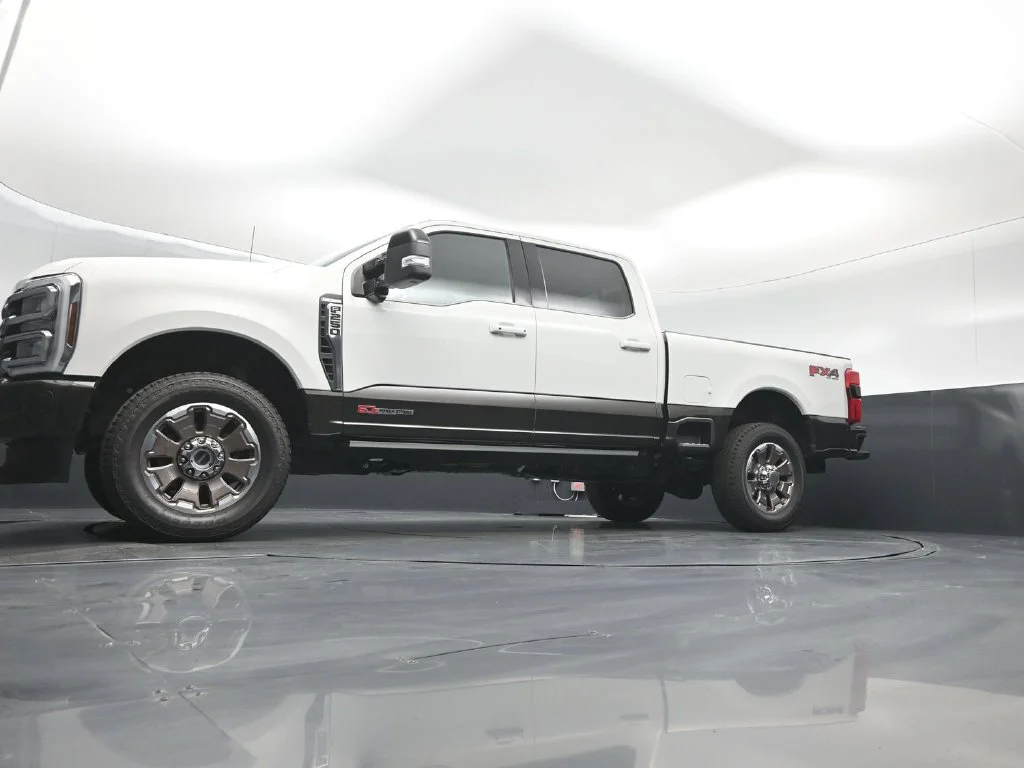 Used 2025 White Ford King Ranch image 44