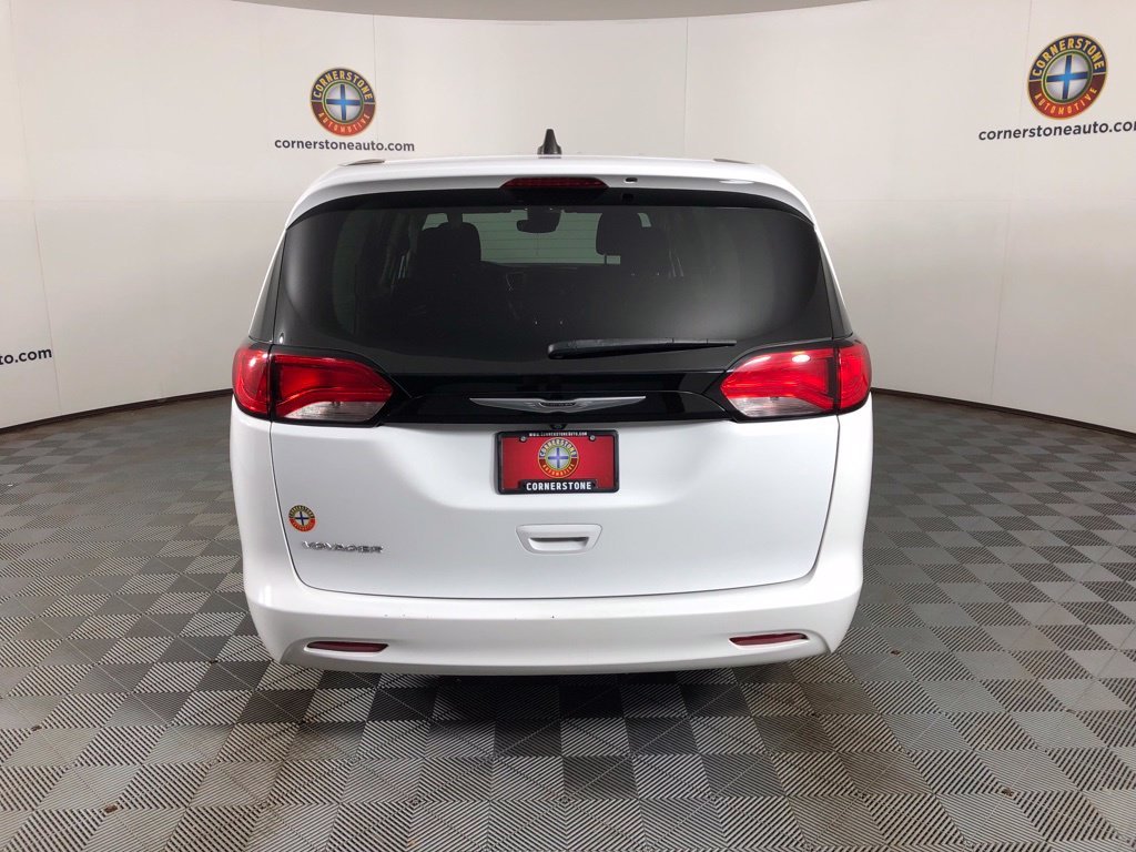 Used 2023 White Chrysler LX image 17