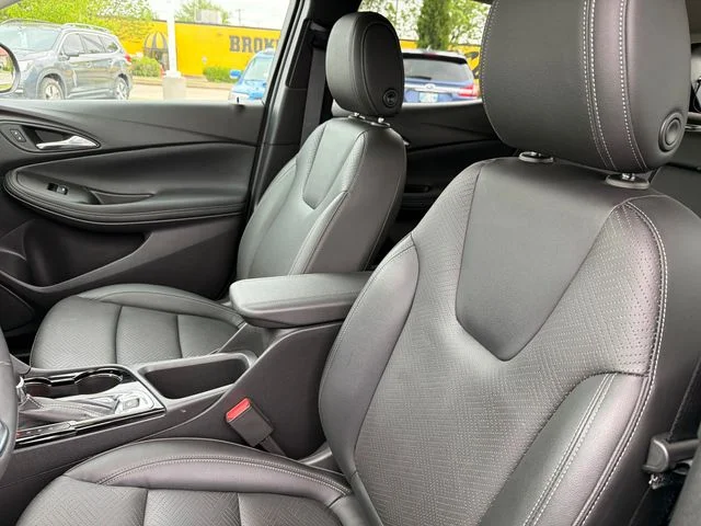 Used 2023 Black Buick Essence image 19