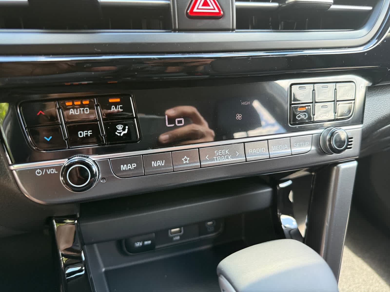 New 2026 Pluton Blue/Black Roof Kia S image 17