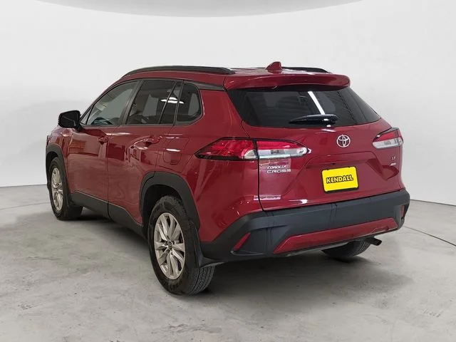 Used 2022 Red Toyota LE image 3