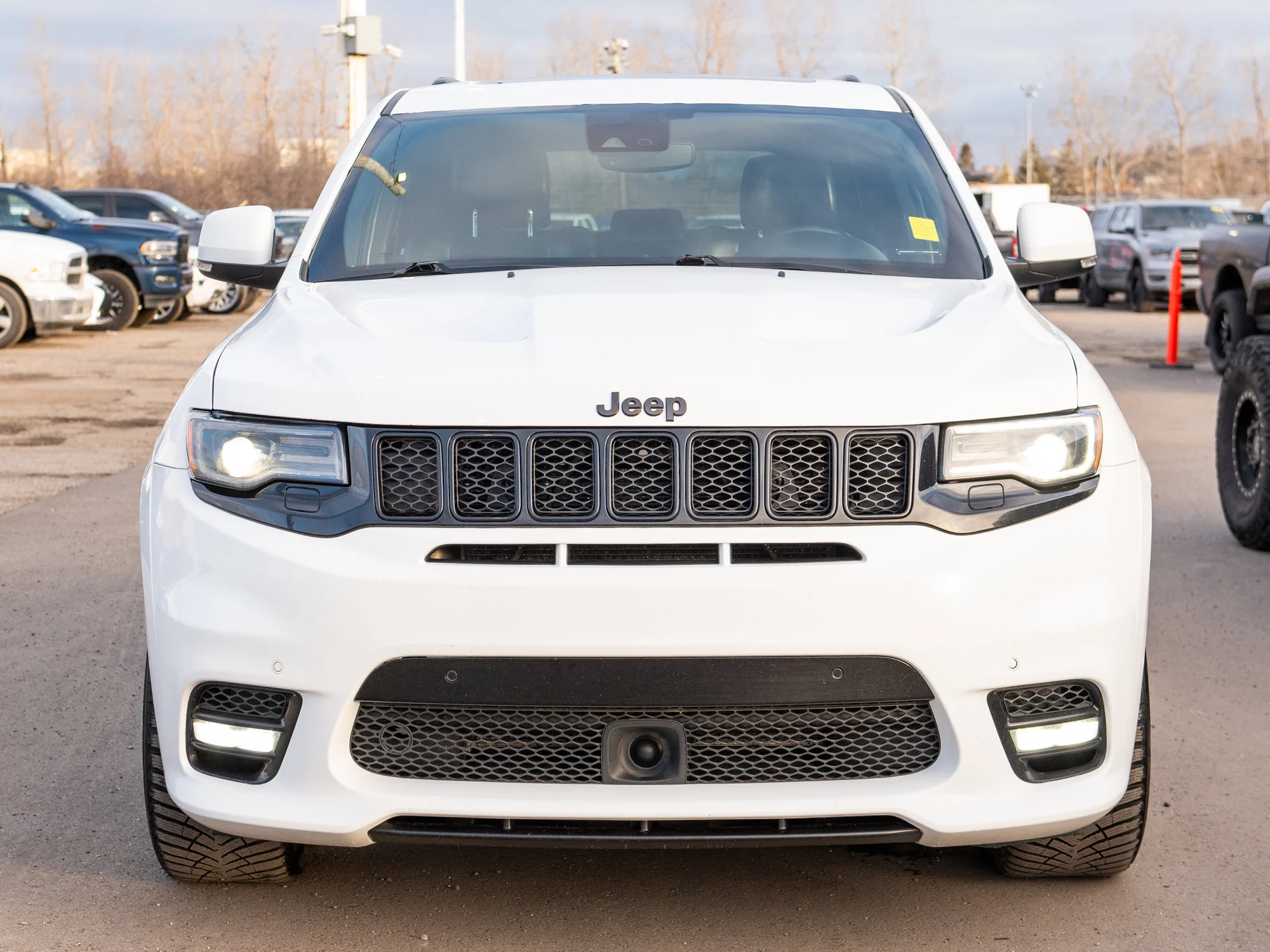 Used 2021 White Jeep SRT * No Accidents | 6.4L SRT HEMI | 475 HP | Brembo | Apple CarPlay image 8