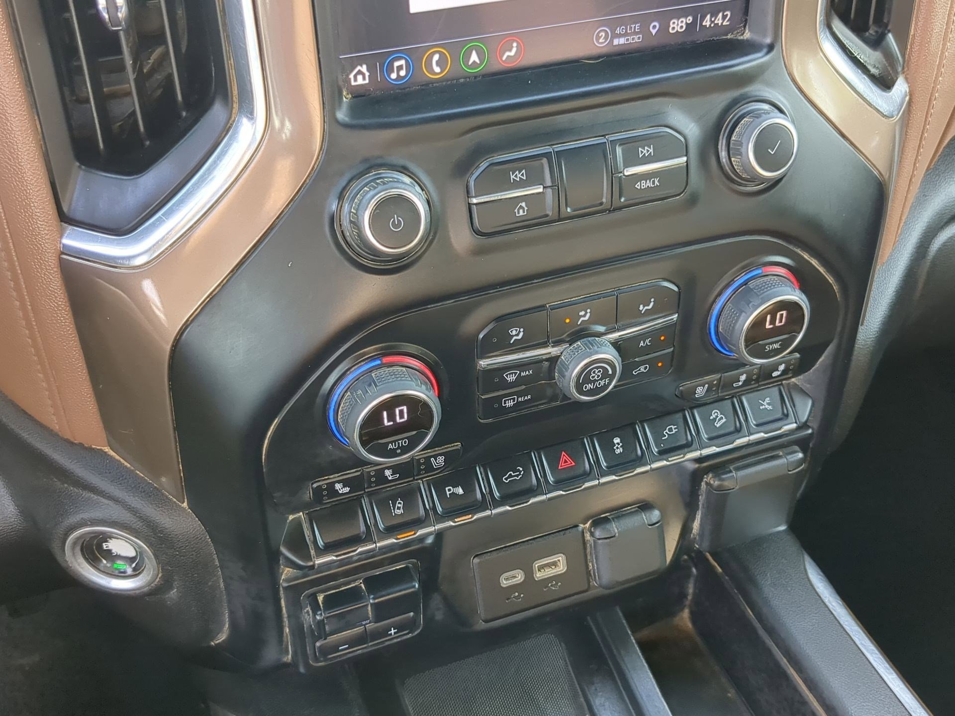 Used 2022 Iridescent Pearl Tricoat Chevrolet High Country image 18