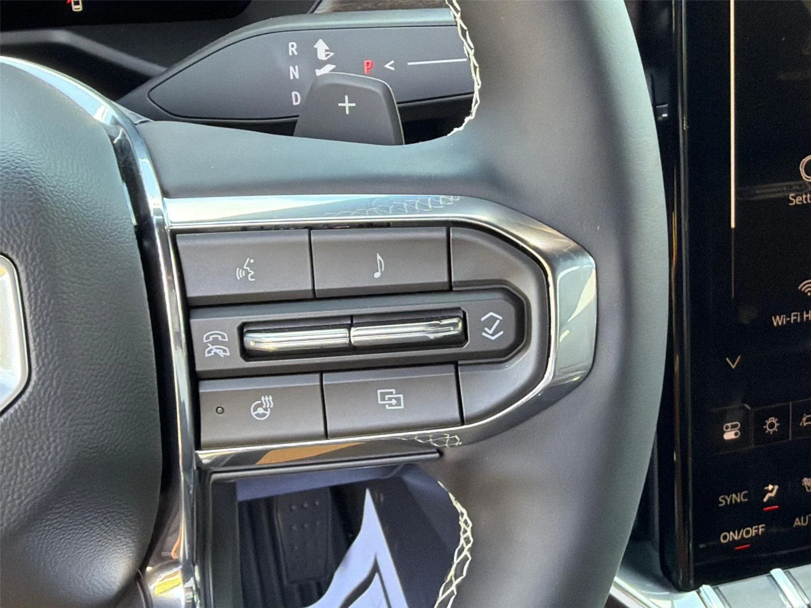 2026 GMC Acadia Denali Ultimate - Photo 19