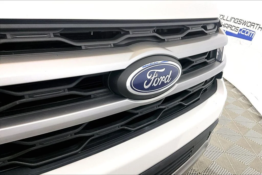 Used 2023 White Metallic Ford XLT image 24