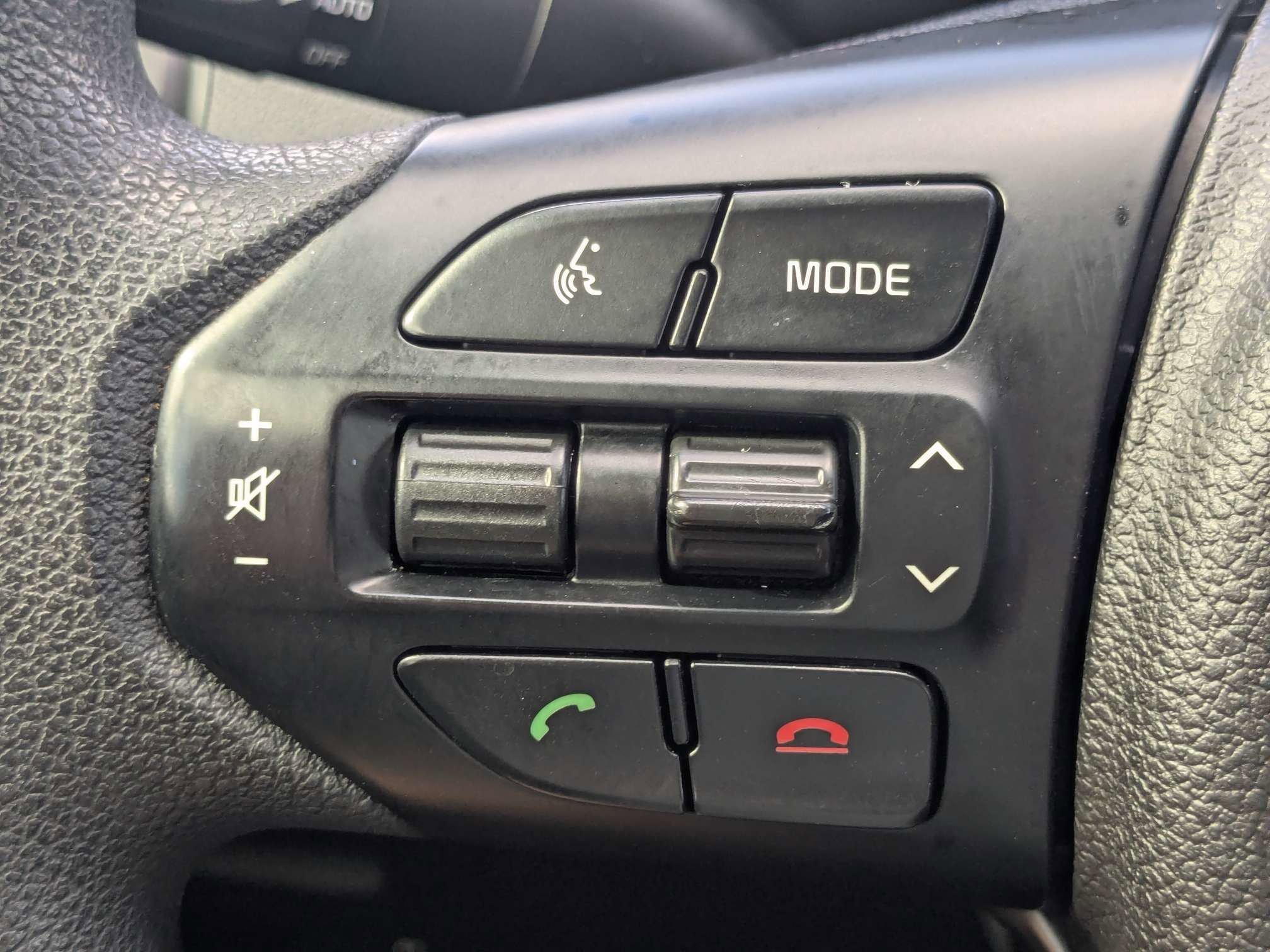 Used 2018 Ebony Black Kia L image 32