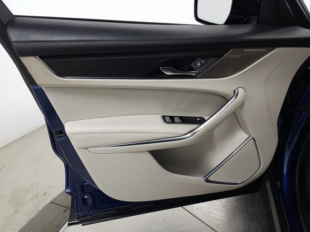 2022 JAGUAR F-PACE - Image 13