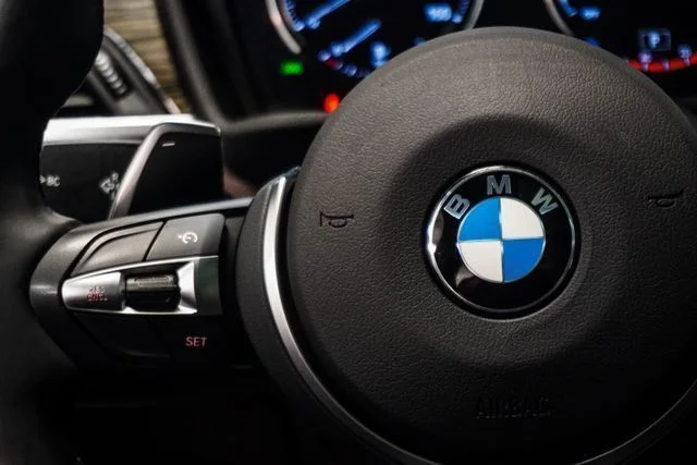 Used 2018 Blue BMW sDrive28i image 15