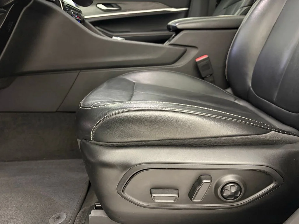 Used 2021 White Jeep Limited image 7