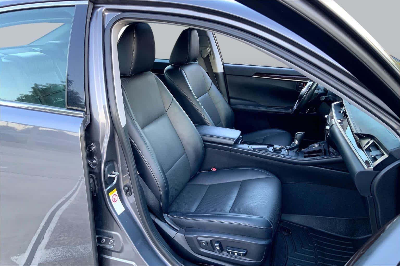 Used 2018 Nebula Gray Pearl Lexus  image 9