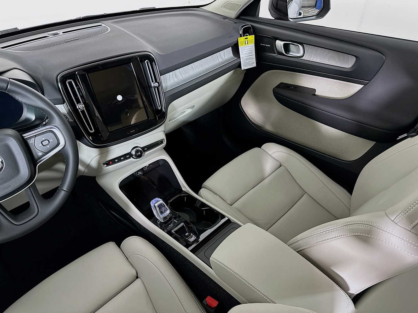 New 2026 Aurora Silver Volvo Ultra image 22