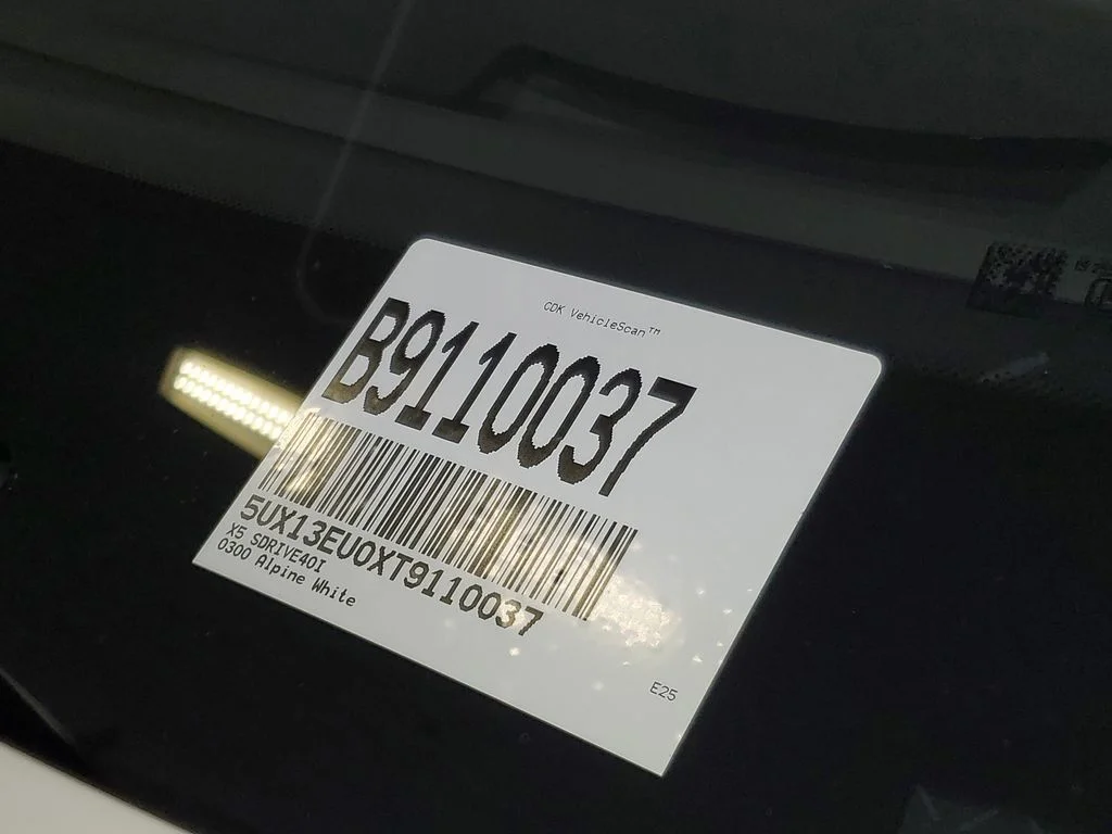 Used 2026 Alpine White BMW sDrive40i image 27
