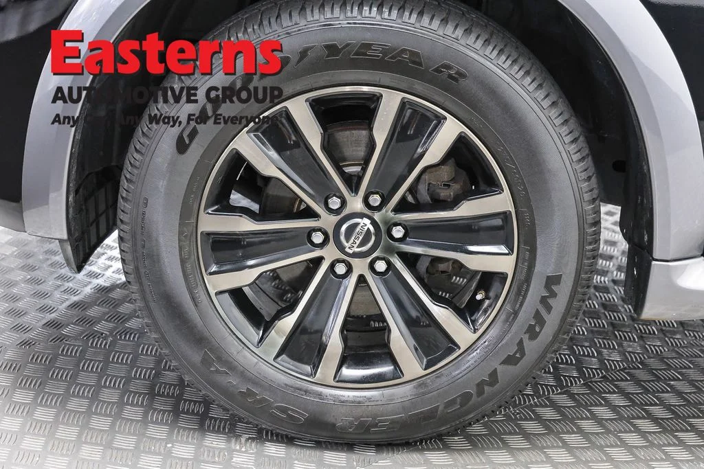 Used 2017 Black Nissan Platinum image 36