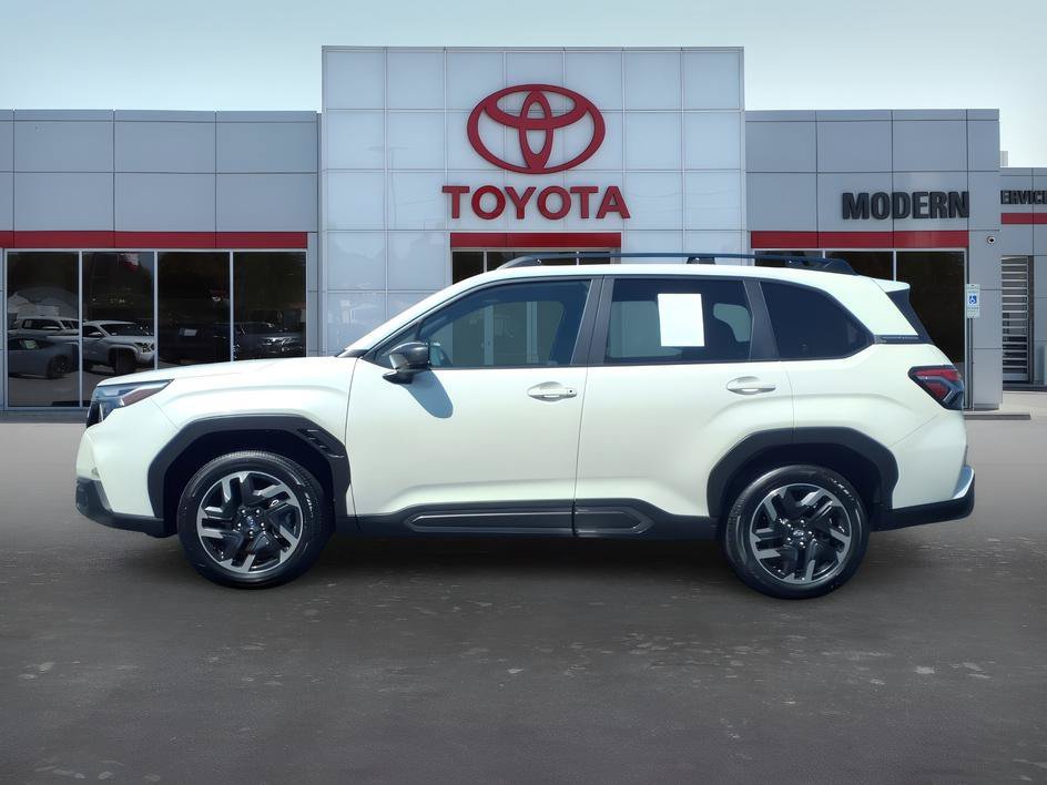 Used 2025 Crystal White Pearl Subaru Limited image 2