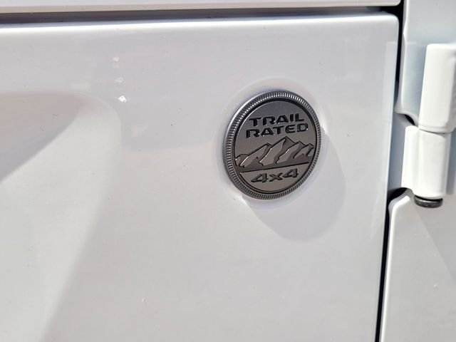 New 2025 Bright White Clear-Coat Exterior Paint Jeep Sport S image 10