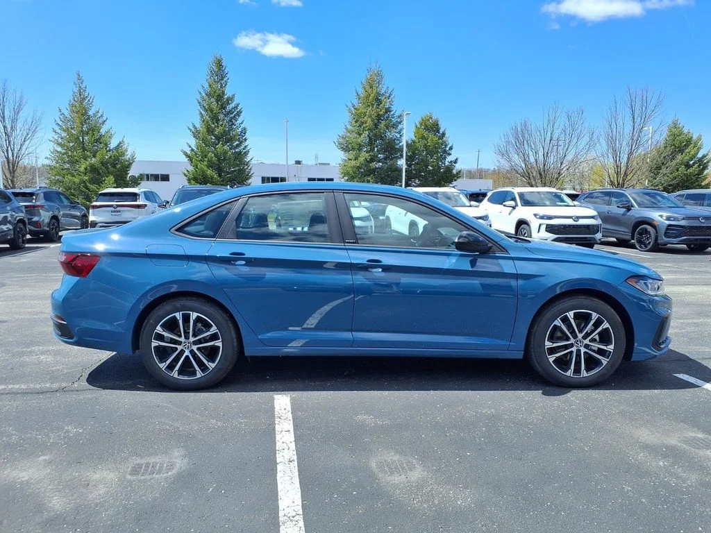 New 2026 Monterey Blue Pearl Volkswagen 1.5T Sport image 3