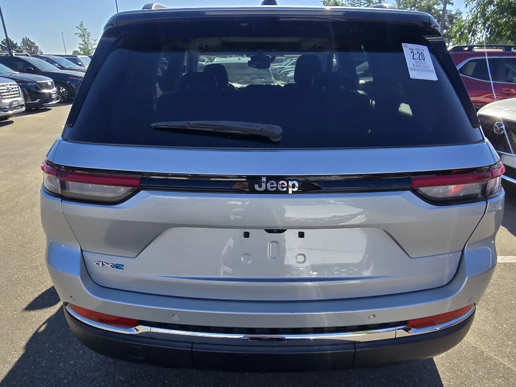 Used 2023 Silver Zynith Jeep 4xe image 4