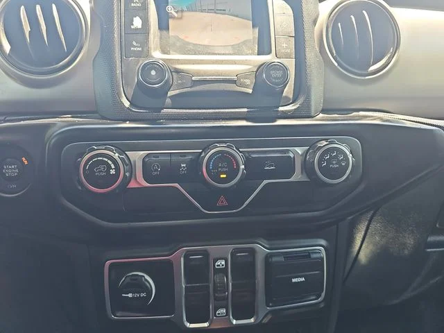 Used 2020 Silver Jeep Sport image 23