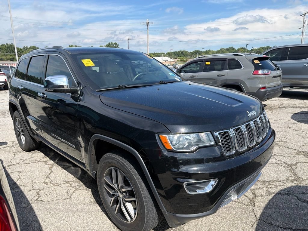 Used 2018 Diamond Black Jeep Limited image 3