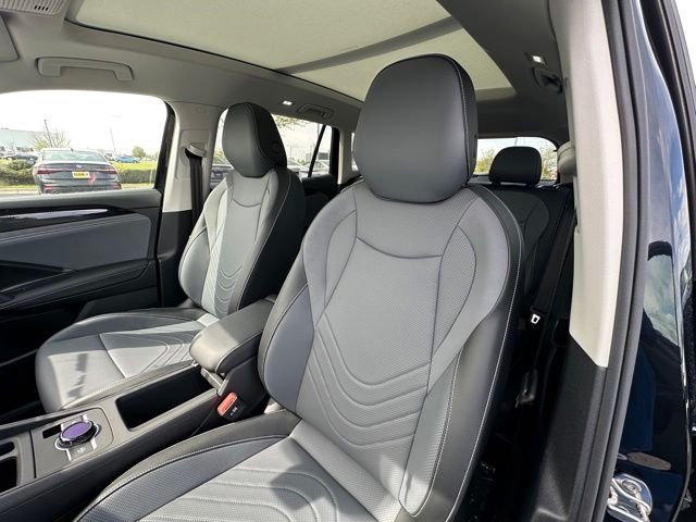 New 2026 Deep Black Pearl Volkswagen 2.0T SE image 26