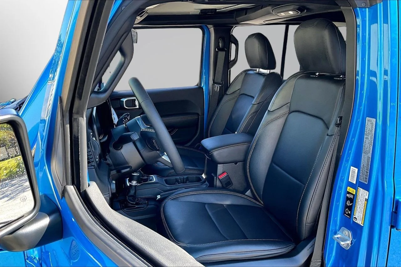 Certified Used 2025 Blue Jeep Sahara image 20