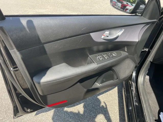 Used 2024 Black Kia LXS image 18
