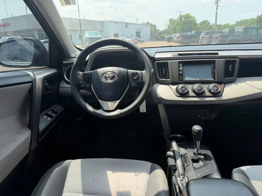Used 2015 Gray Toyota LE image 13