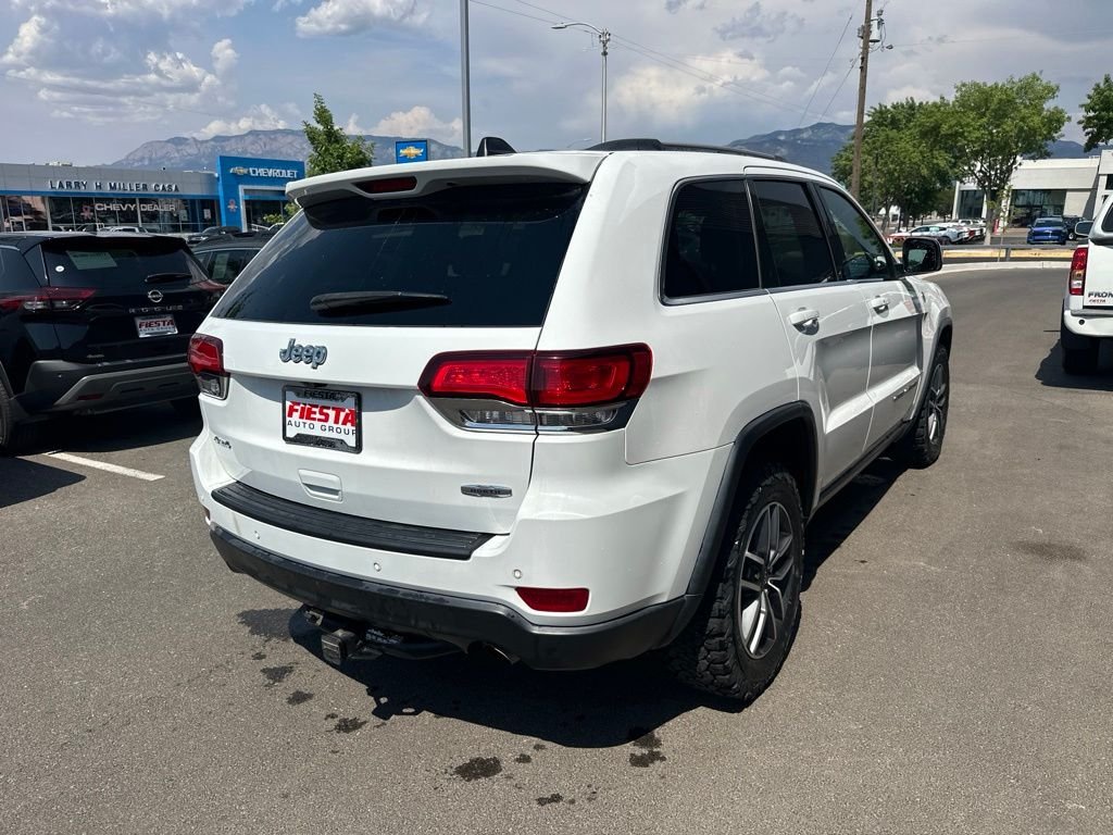 Used 2020 White Jeep Laredo image 7