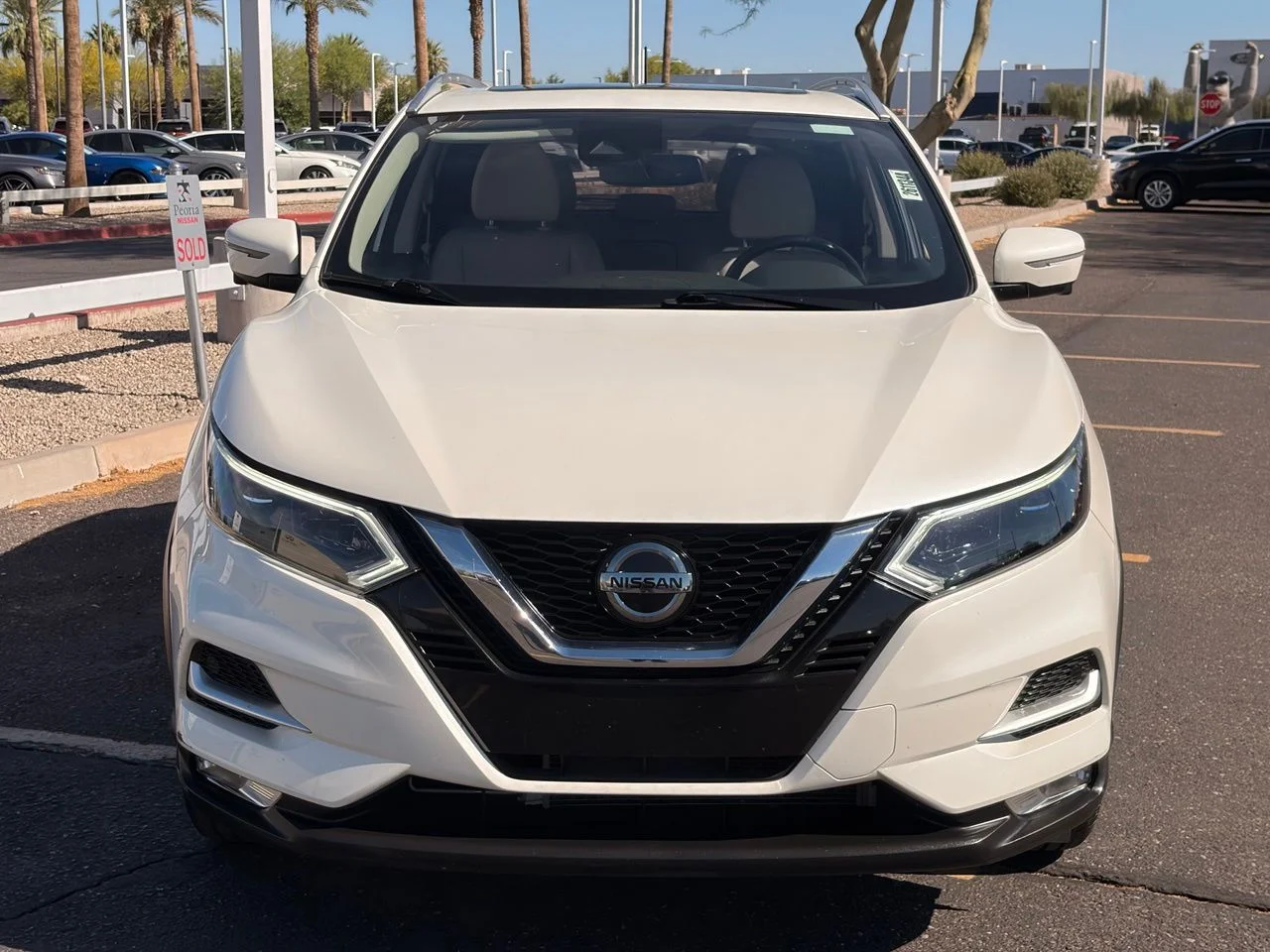 Used 2022 Pearl White Tricoat Nissan SL image 8