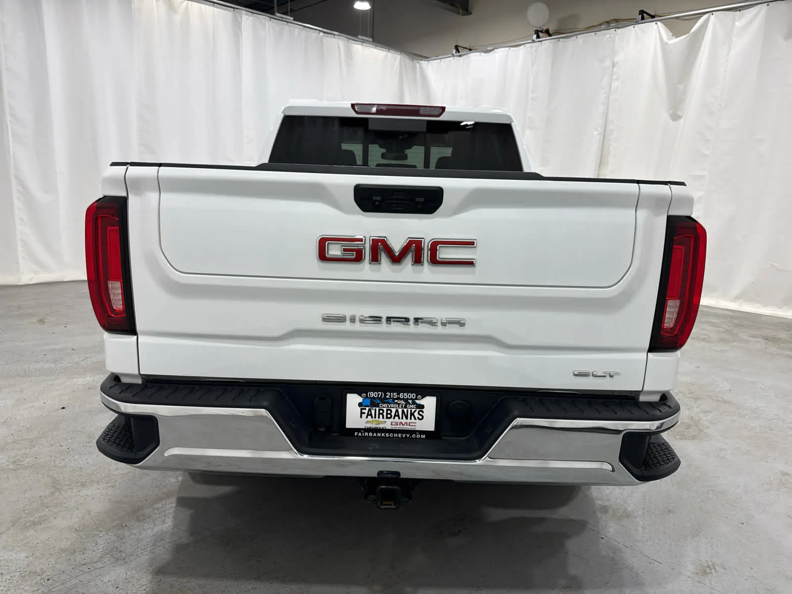 Certified Used 2024 Summit White GMC SLT image 4