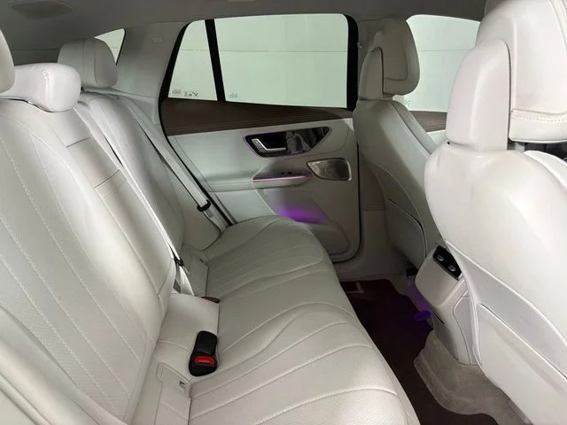 Used 2023 White Mercedes-Benz 350+ SUV image 16