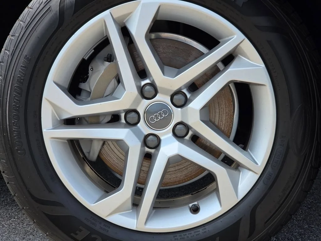 Used 2018  Audi Premium image 21