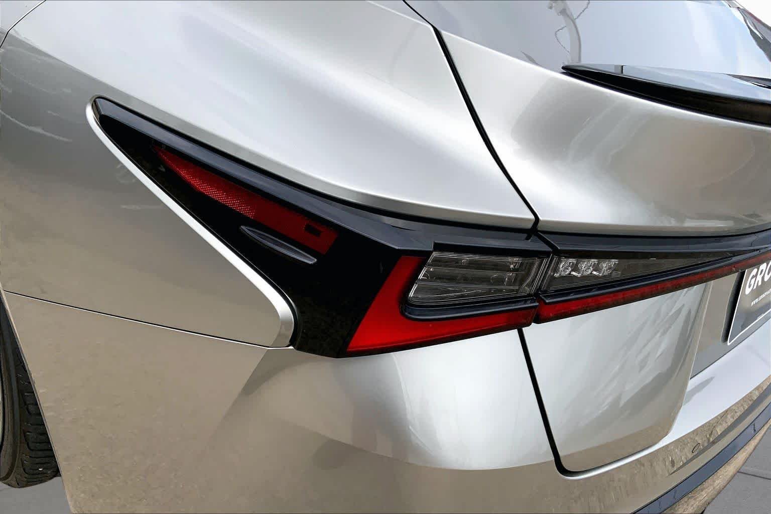 Used 2023 Atomic Silver Lexus F SPORT image 27